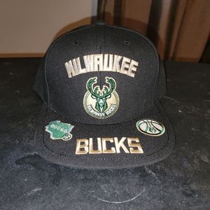 Mitchell & Ness Milwaukee Bucks Men's Adjustable OSFM Hat